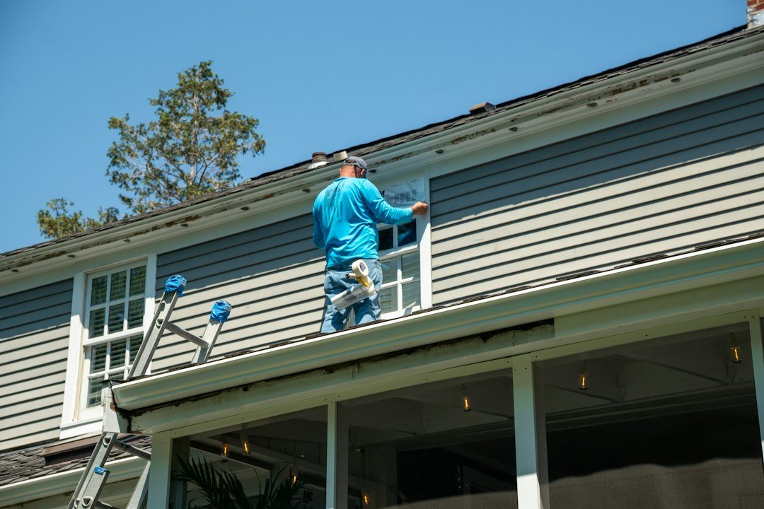 How to Repair Damaged Mobile Home Skirting and When to Replace It
